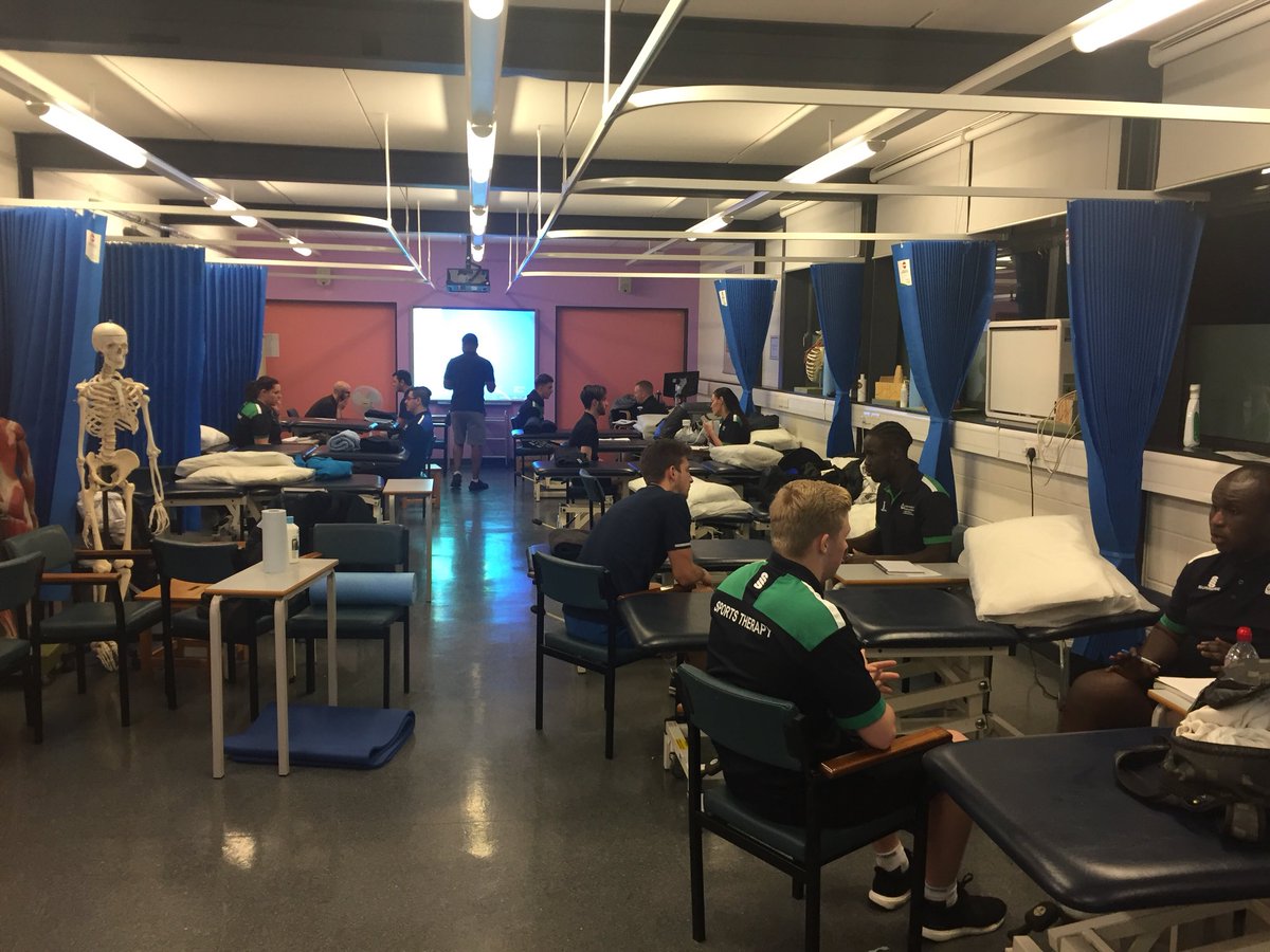 Jameel2208's tweet photo. Professionalism at its best for SE4105 @UELSportTherapy @EliteInjuries #ChooseSST https://t.co/oj44baNz17