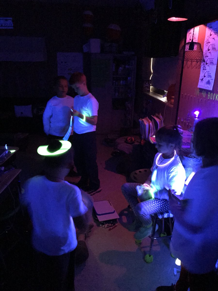 rebelsR3_we's tweet image. #glowmath in @katie_mapes &amp;amp; @michelle_r89