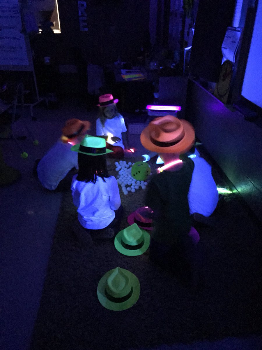 rebelsR3_we's tweet image. #glowmath in @katie_mapes &amp;amp; @michelle_r89