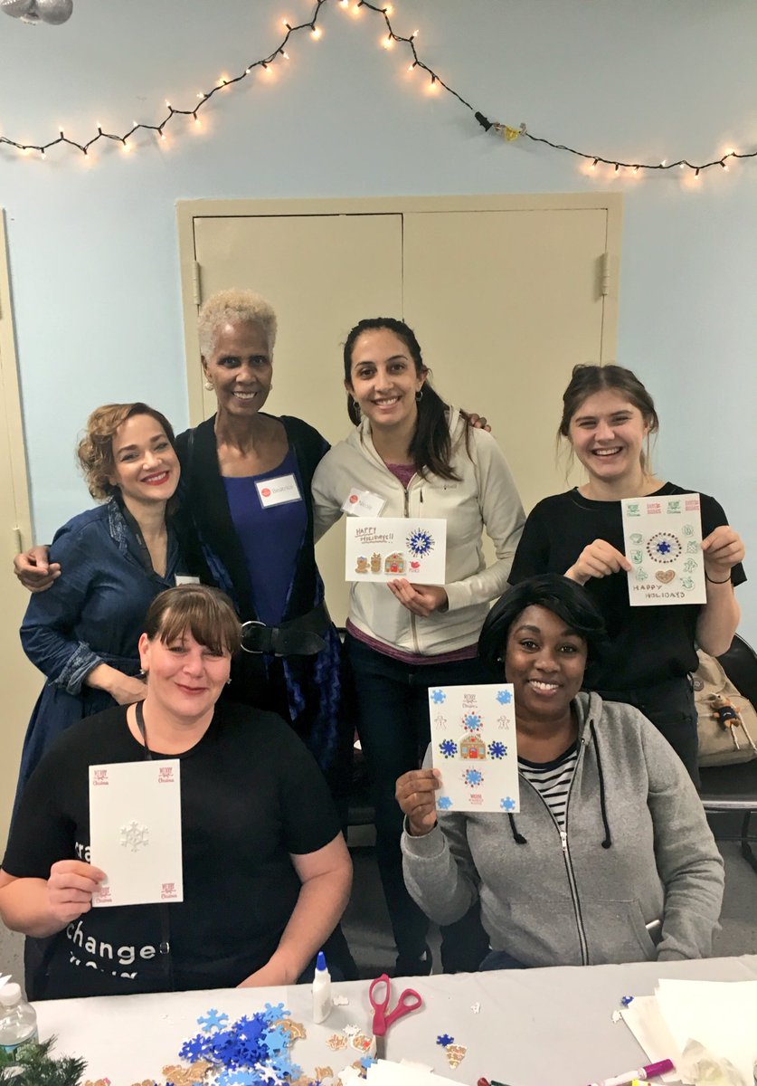 WINNYC_ORG's tweet photo. #WinMoms are celebrating the #holidays thanks to @shoeboxproject. This amazing org is also providing over 1,000 #gifts for moms #homehopewin https://t.co/cNprS5FLpl