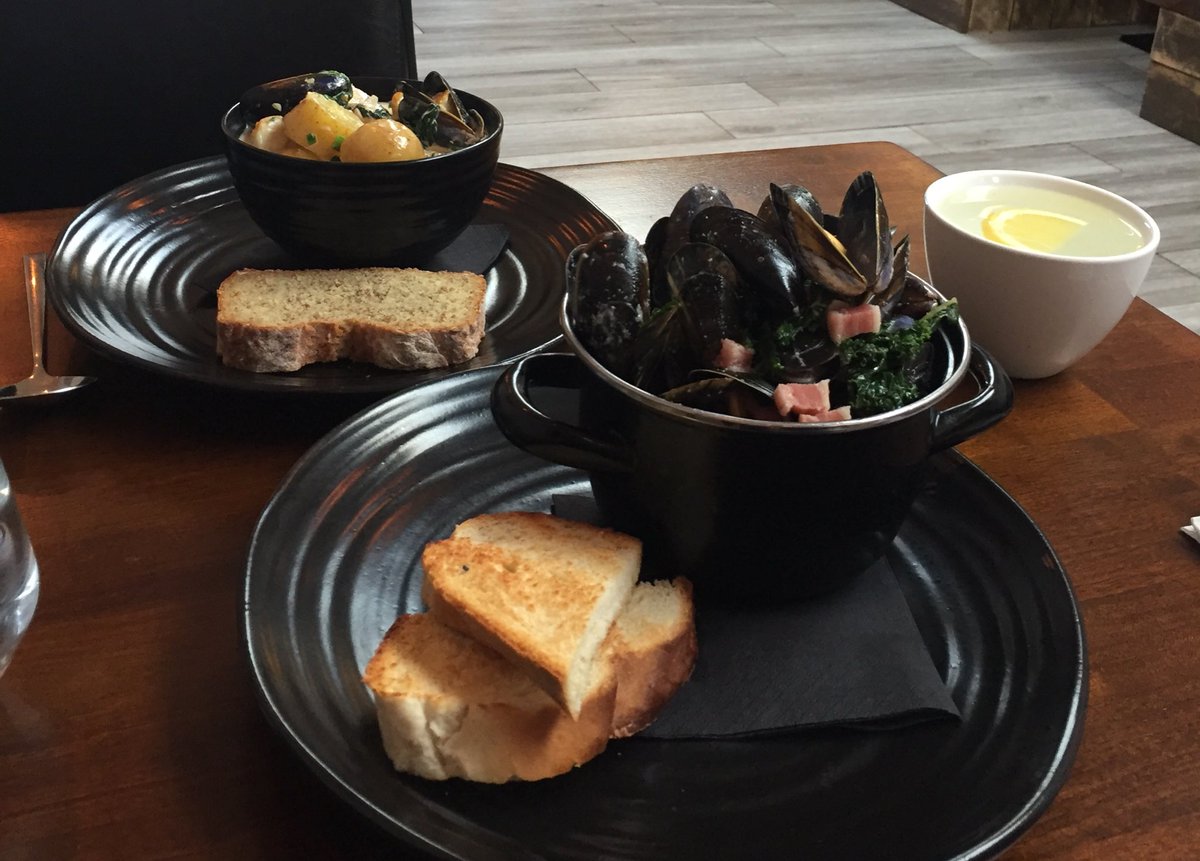 MarkThompStuff's tweet photo. Superb lunch away from the desk today at @littlebigfishco in Donaghadee. Our first visit, but wow we will definitely be back! Brilliant local seafood, great staff &amp; service :) https://t.co/6bvni5JOYn
