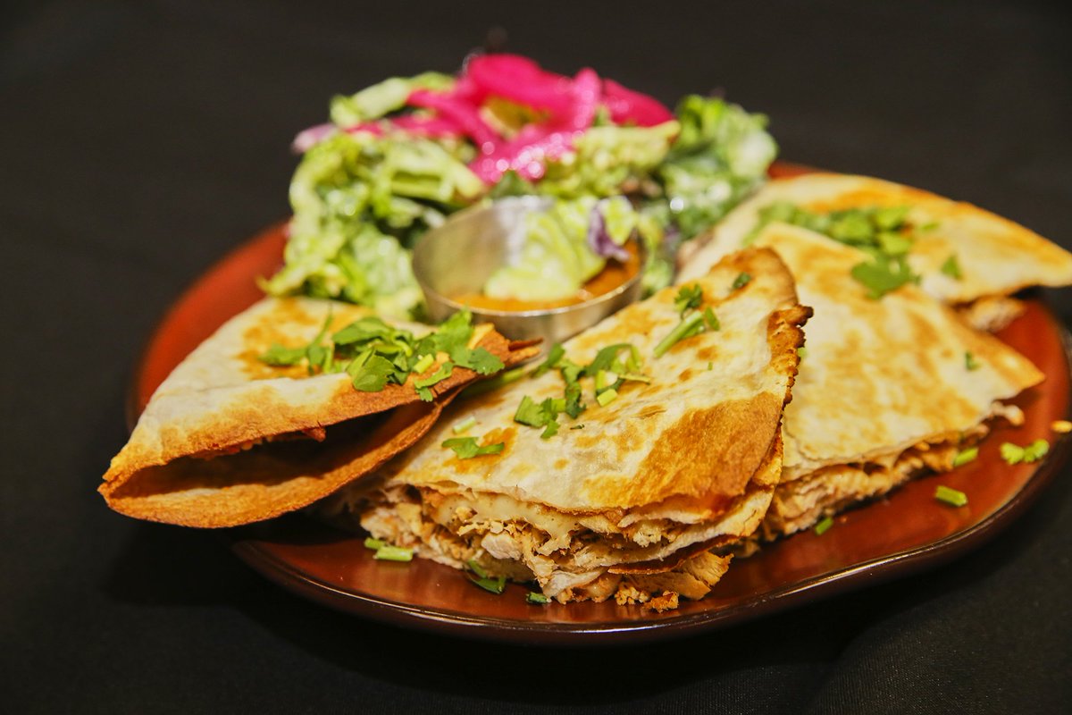 What’s your favorite dish to pair up with our Wednesday Special? Our Quesadillas con Pollo perhaps?
Wednesday Special: $5.50 Salud Margarita