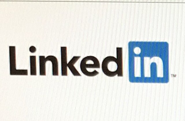 emily_linscott's tweet photo. I’m now on LinkedIn so please visit my page to see what’s happening over there 😎 
https://t.co/Fy2tCP4z1N
#thereal99 #easportingchamps #aesportsawards #downforceuk #hardworkpaysoff https://t.co/QfTztU0SJr