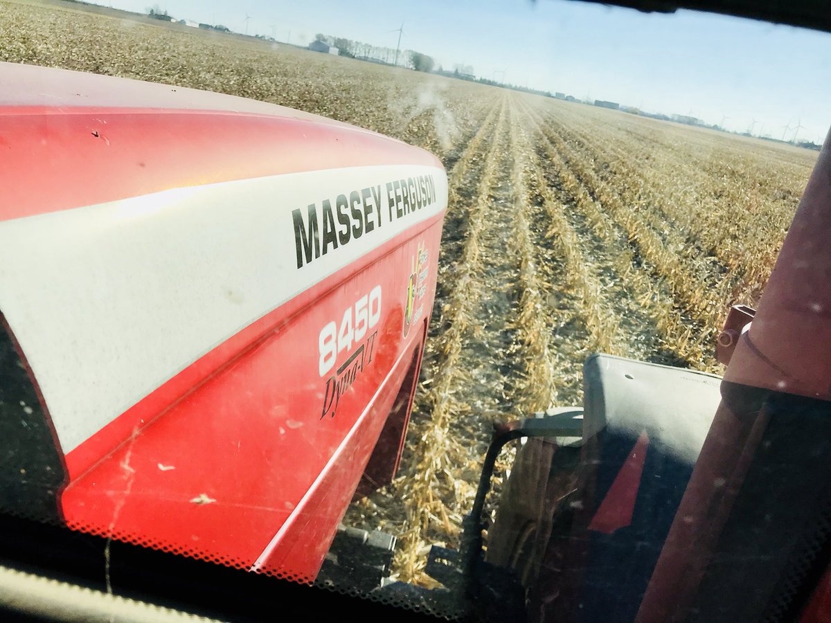 MoeChauvin's tweet photo. Back from a tillage demo doing my own thing. #SalfordRTS on corn stocks in fall helps decomposing &amp; spring pass pulverizes residues #minimumTill #Massey https://t.co/zovaWDOfEM