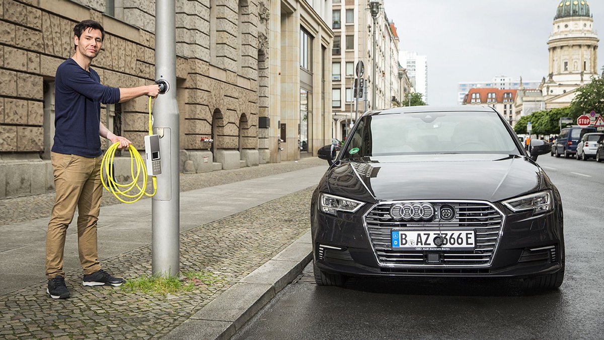 JoeMenninger's tweet image. Siemens buys stake in #Ubitricity, which converts street lights into charging stations for electronic cars buff.ly/2AWHHmX #corporateventurecapital #VentureCapital #emobility #corporateventure