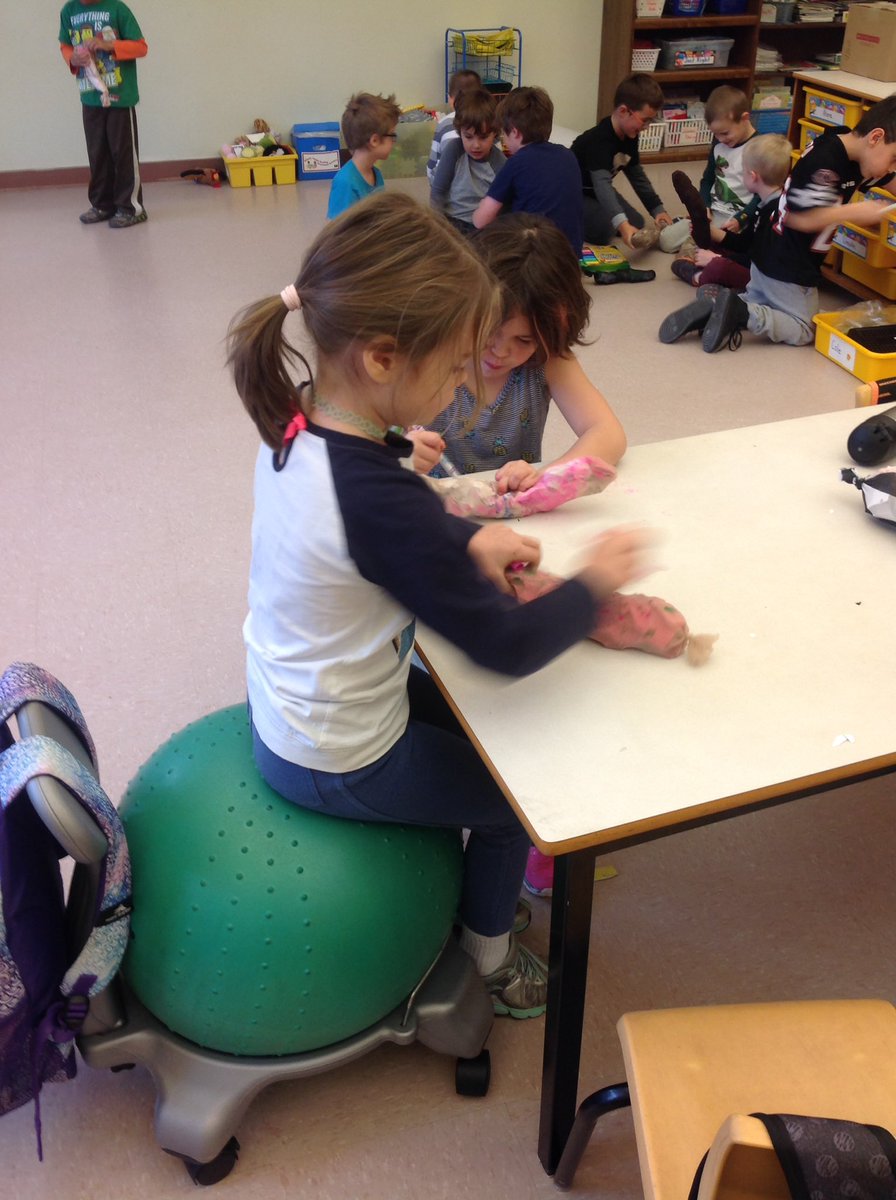 GreenSchools_NS's tweet photo. The grade 1 students of @portlandestates are ready to #wasteless with their #draftsnakes https://t.co/HNjuxH0pEx