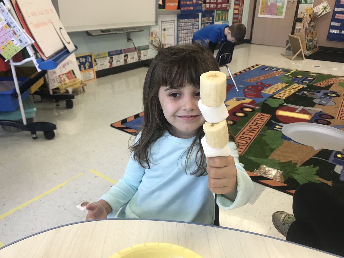Kristi72844619's tweet photo. Edible Pattern Kabobs!!! #prek #ABABpattern #wesbelievers #weselementary https://t.co/4eYs0xFJxE