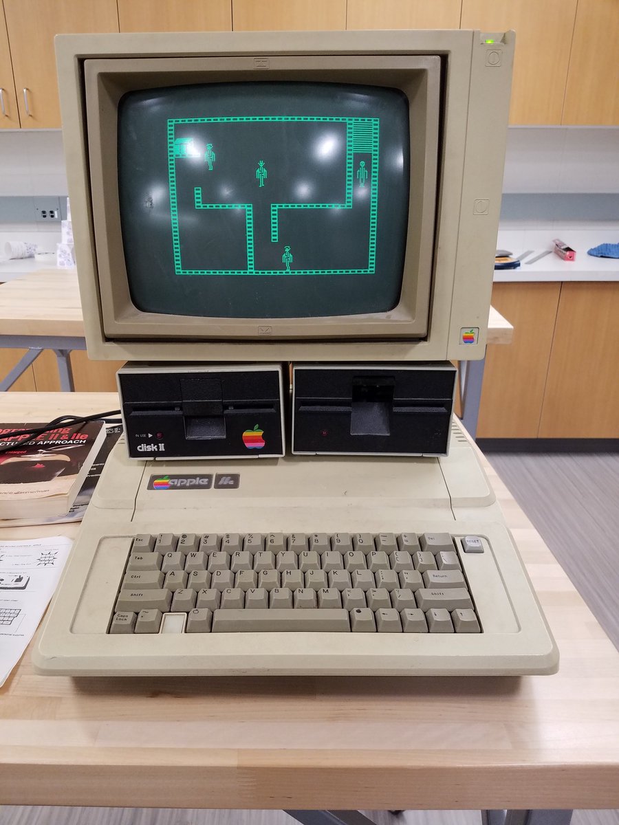Falls_Robotics's tweet photo. Kicking it old school with an original Apple II (2E). Thanks Evan Merlock for letting us take a look! #firstrobotics #fallspride #mfedchat https://t.co/YWFPsS9tn9
