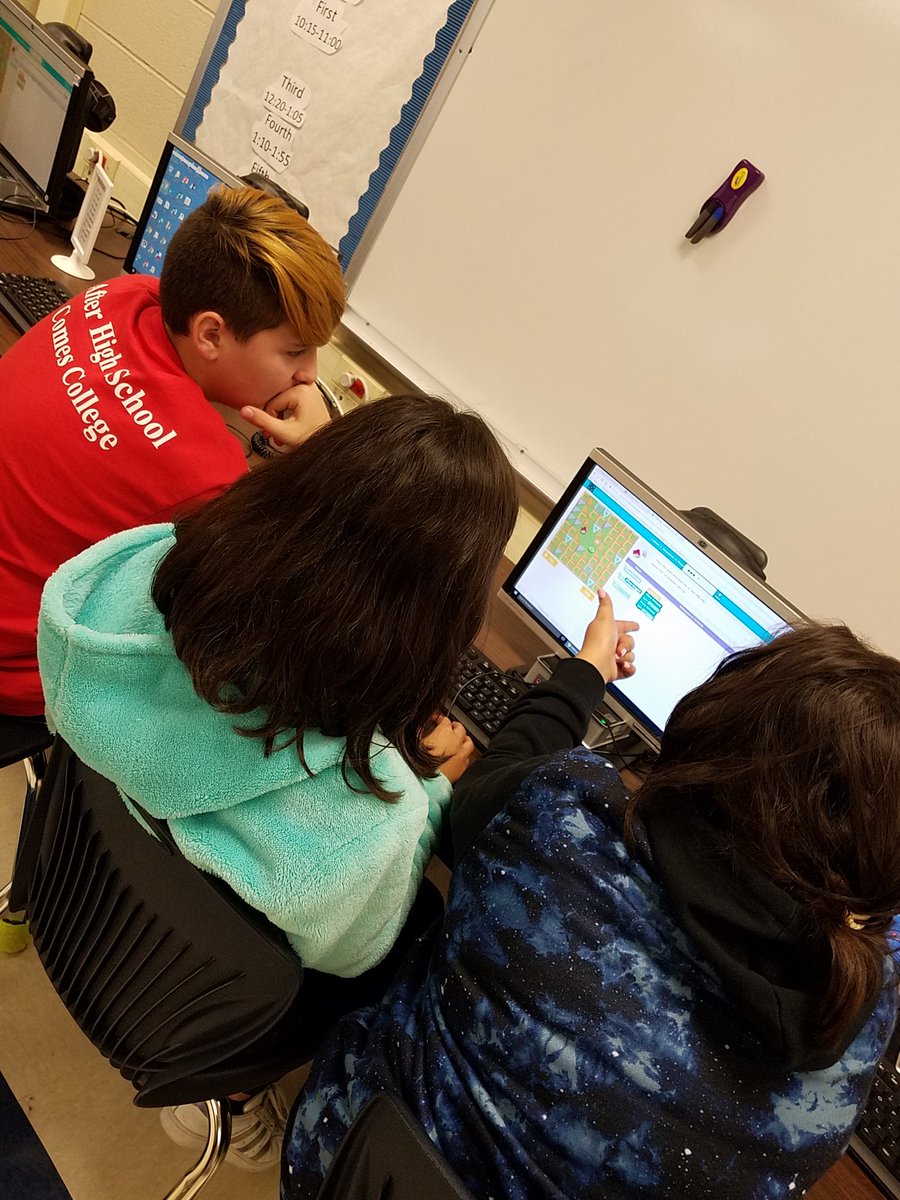 ECTechnologist's tweet image. 5th grade #pairedprogramming. @NISDKnowlton @NISDTechApps @code.org