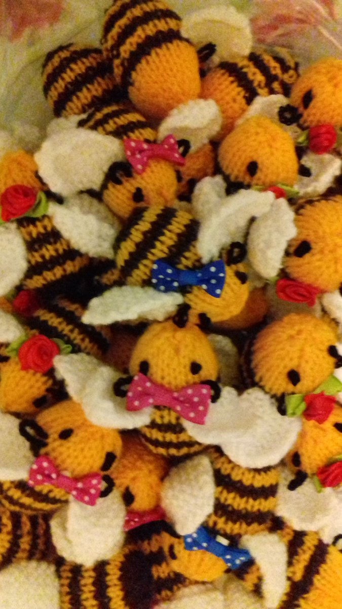 TheBeeFarmer's tweet photo. We have lots of #stockingfillers at https://t.co/t2Abe2l85D All sales go to help David, The Bee Farmer look after the #bees. Local craftsmen &amp; women make beautiful things to raise funds. #shoplocal #midlandshour #HandmadeHour https://t.co/U9ePAw5wJF