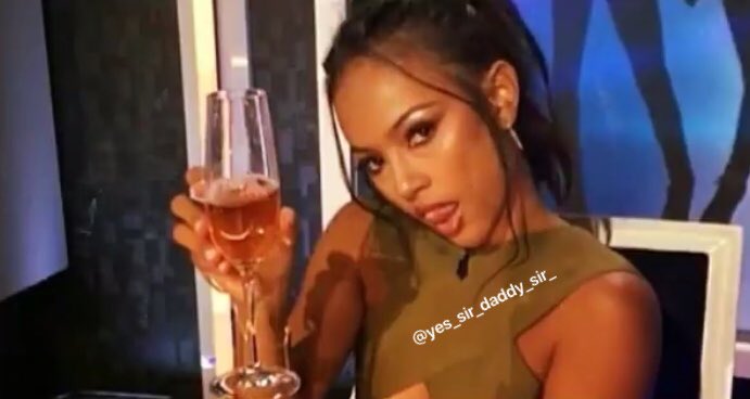 yessir_daddysir's tweet photo. When you’re two bottles deep and he asks, “how’s Daddy’s good girl?” https://t.co/uwpzXJ2D6t