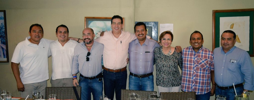 israpita's tweet photo. Reunión de @RicardoMeb con Reg. @GuzmanVisairo  @ArturoLSugia   y Coordinadores de #MovimientoCiudadano #Acapulco  por el apoyo a este #ProyectoCiudadano. https://t.co/sEFY6mAVqg