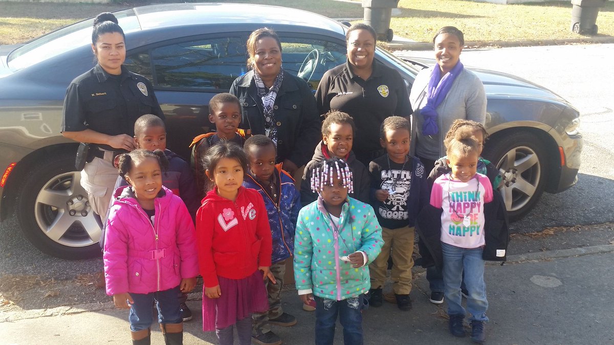 Today #CPD1 officers enjoyed a walk with students from the Head Start at Dogwood Circle to the CPD Sub-station also at Dogwood Circle. Thank you to Head Start at Dogwood Circle for having CPD participate in your Community Helpers event!