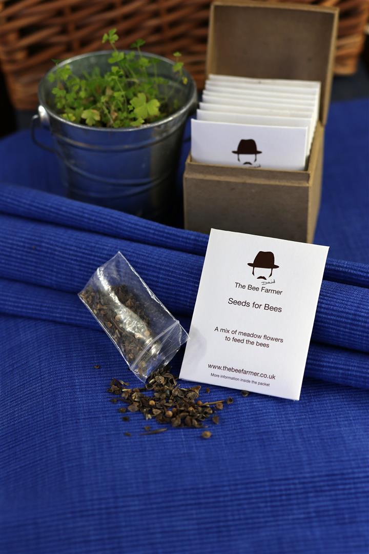 TheBeeFarmer's tweet photo. We have lots of #stockingfillers at https://t.co/t2Abe2l85D All sales go to help David, The Bee Farmer look after the #bees. Local craftsmen &amp; women make beautiful things to raise funds. #shoplocal #midlandshour #HandmadeHour https://t.co/U9ePAw5wJF