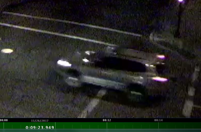 sppdmn's tweet image. Here's more info about the Hyundai Santa Fe (2008 to 2010 model) that struck Mr. Hernadez Solano. 

Color: Platinum Sage Metallic (looks light-green, silver or beige, depending on the light)

Rims: Dark-colored

Damage: front-end, missing passenger-side mirror

Call: 651-266-5727