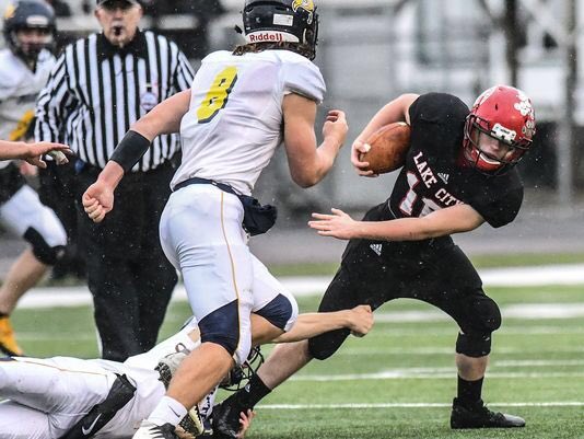 PWGRIDIRON's tweet photo. Senior QB/DE Jimmy Lehman
💪 6'4" 215lbs GRINDER 
🥇 AP All-State 1st Team DL
🏆 2-Time Finals MVP
💍 2-Time State Champion
🏈 1-College Offer

PASSSING (120QBR)
86-150, 1,627Yds, 20TD, 5INT

RUSHING
105Att, 708Yds, 16TD

DEFENSE
50 Tackles, 24TFL, 10 Sacks, 4PD, FF, FR, Pnt Blk https://t.co/6yNHjTBJx6