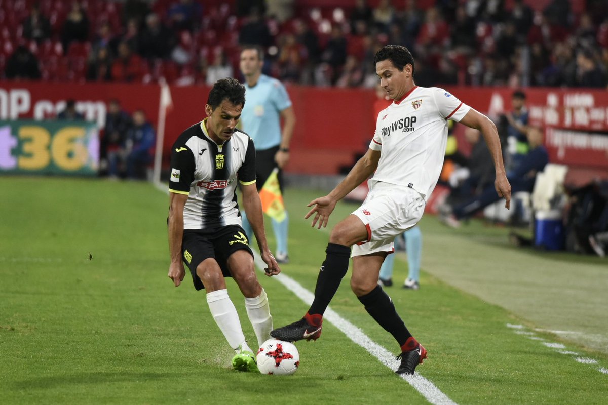 SevillaFC's tweet photo. Ha sido un placer jugar esta eliminatoria con vosotros.
¡@FCCartagena_efs mucha suerte, a por el ascenso! 💪 https://t.co/n944p2LGz7