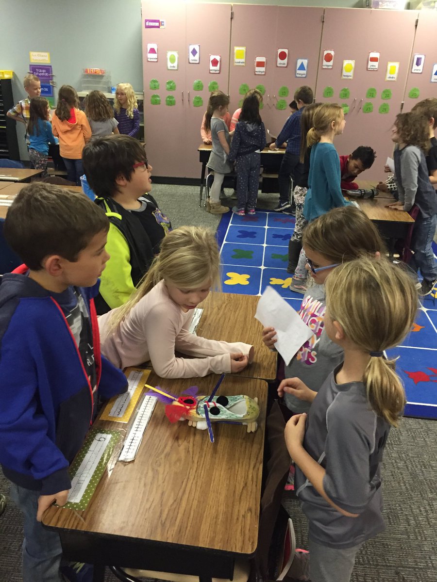CGensinger's tweet photo. Eisenhower 1st grade DLI students share PLTW projects with one another - all in Spanish.  "Stem"ulating conversations! https://t.co/LxoSX0rB1M