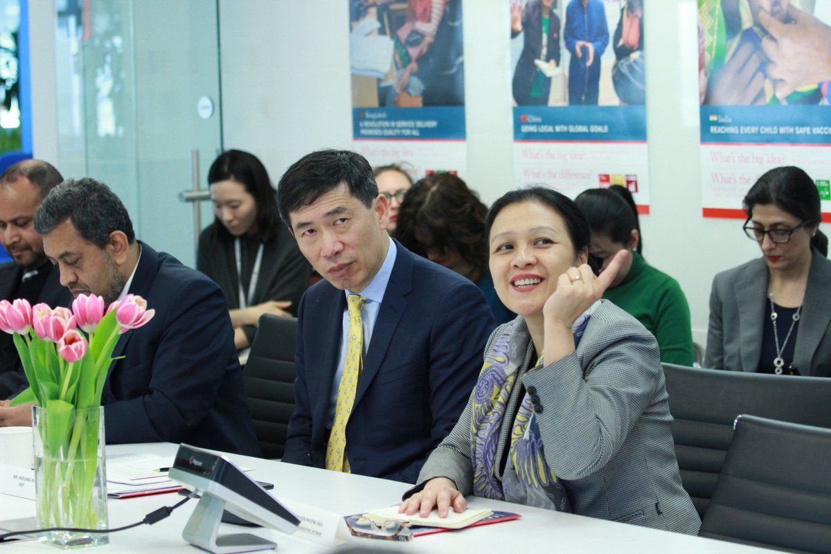 AdamRogers2030's tweet photo. Without #innovation we cannot succeed in #development & #SDGs says Permanent Representative of @Vietnam to the @UN in a Round Table discussion @UNDPasiapac today. Some examples of #Ino4Dev are here: https://t.co/FPrILFYK7O by #jpronyk https://t.co/qxZ6XdJf0N