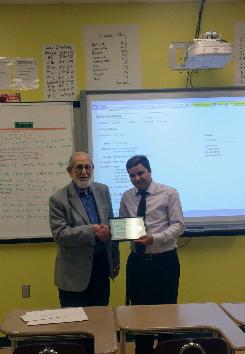hakan_bagcioglu's tweet photo. Horizon Teacher receives Outstanding Teacher Award. Good job Mr. Oktay https://t.co/MXwo8EcOFe