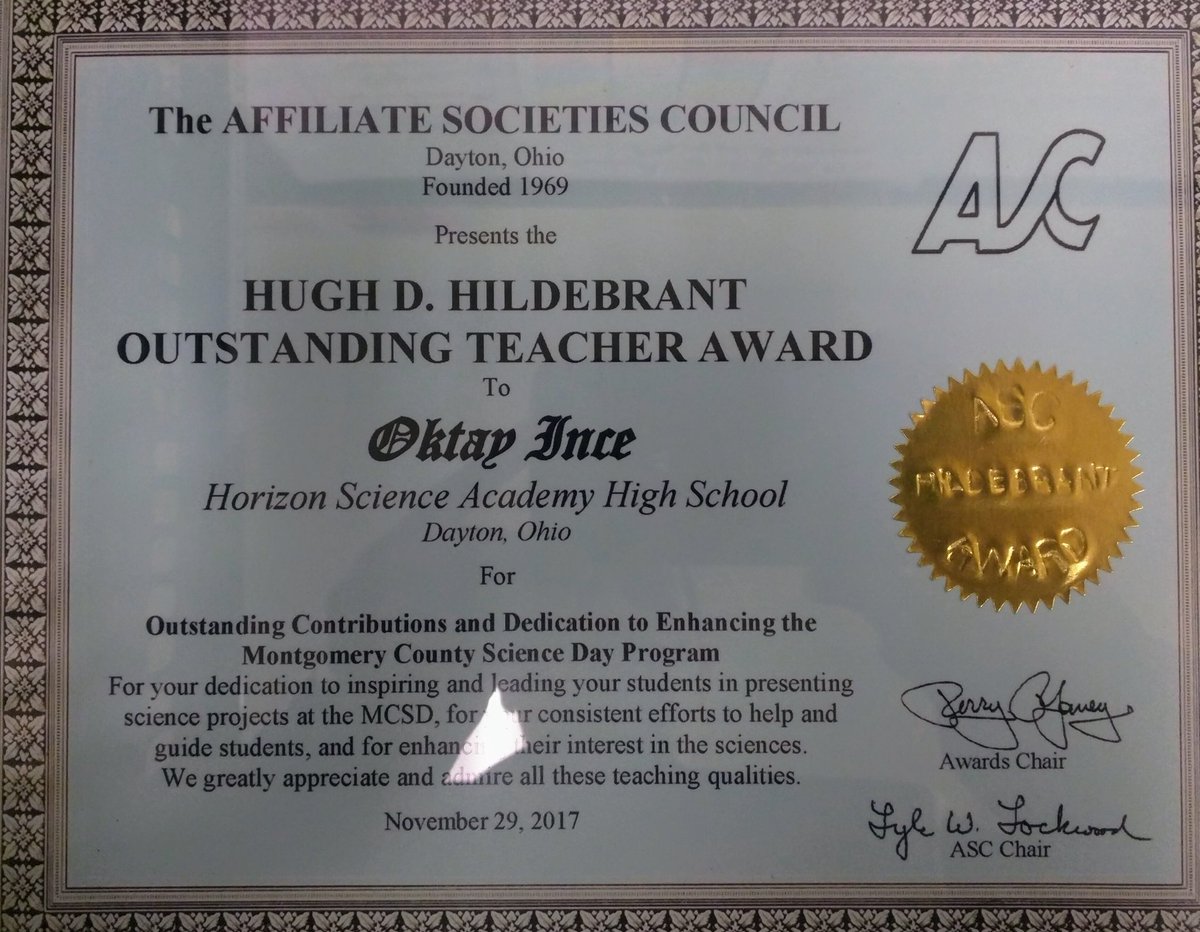 hakan_bagcioglu's tweet photo. Horizon Teacher receives Outstanding Teacher Award. Good job Mr. Oktay https://t.co/MXwo8EcOFe