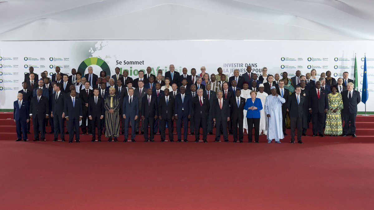 Xavier_Bettel's tweet photo. Session plénière #SommetUAUE : dans la recherche d'une relation plus complète entre l'Afrique et l'Europe, les objectifs du développement durable offrent un contexte politique qui rapproche nos deux continents et nous place dans une perspective d'avenir commune https://t.co/TZTXbDNb2C