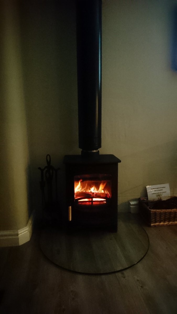 alittlebit's tweet photo. Had the loveliest mooch around Grasmere today. Back @BroadrayneFarm with the log burner on. Cosy. https://t.co/hApRjZ8Pv0