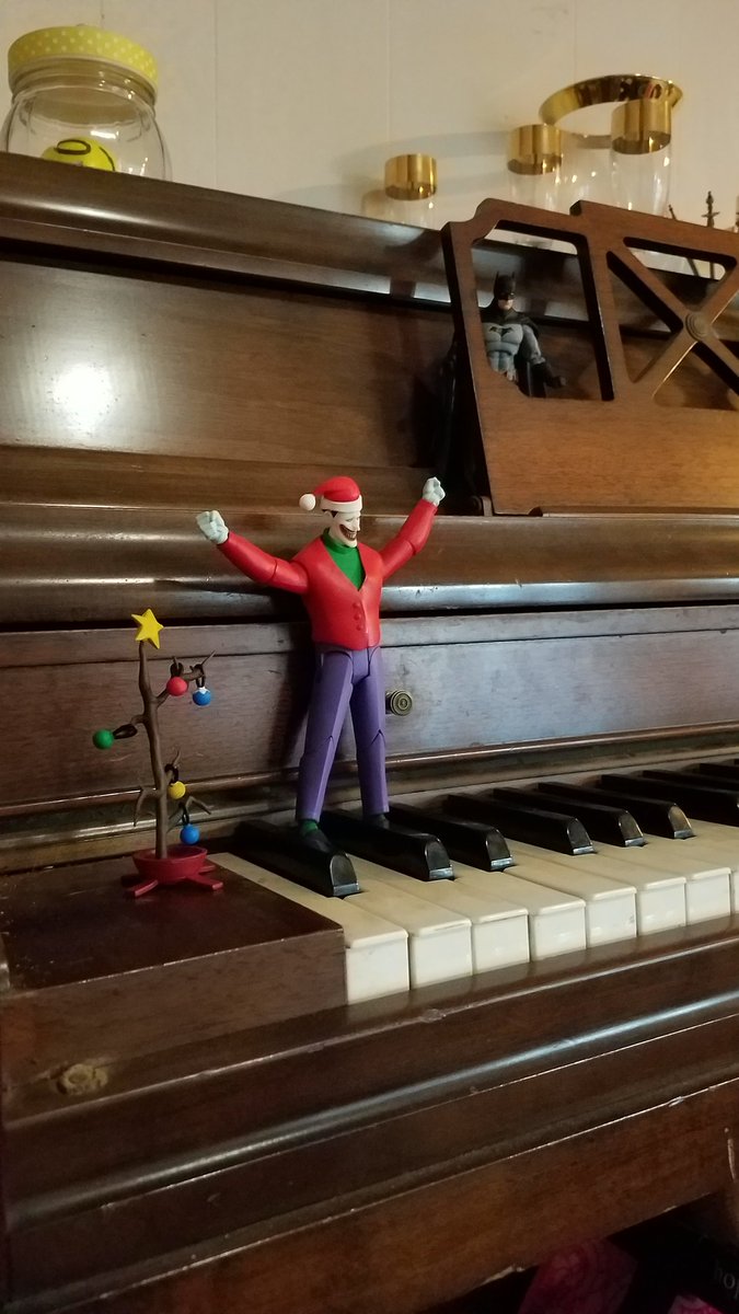rockmaster9001's tweet photo. #Joker's latest imitation of #elfontheshelf. #jokerontheshelf https://t.co/n6138agJ7I