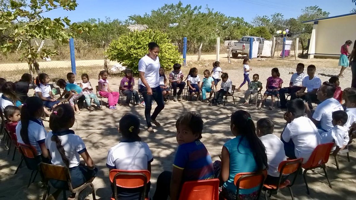 CanEmbMexico's tweet photo. The #CanadaFund #CFLIMX is funding a @WorldVisionMx project to provide 10 friendly spaces for children and water purification systems in San Mateo del Mar, #Oaxaca, to provide aid for the victims of the September earthquakes #FuerzaMexico https://t.co/d74dr8Hlcm