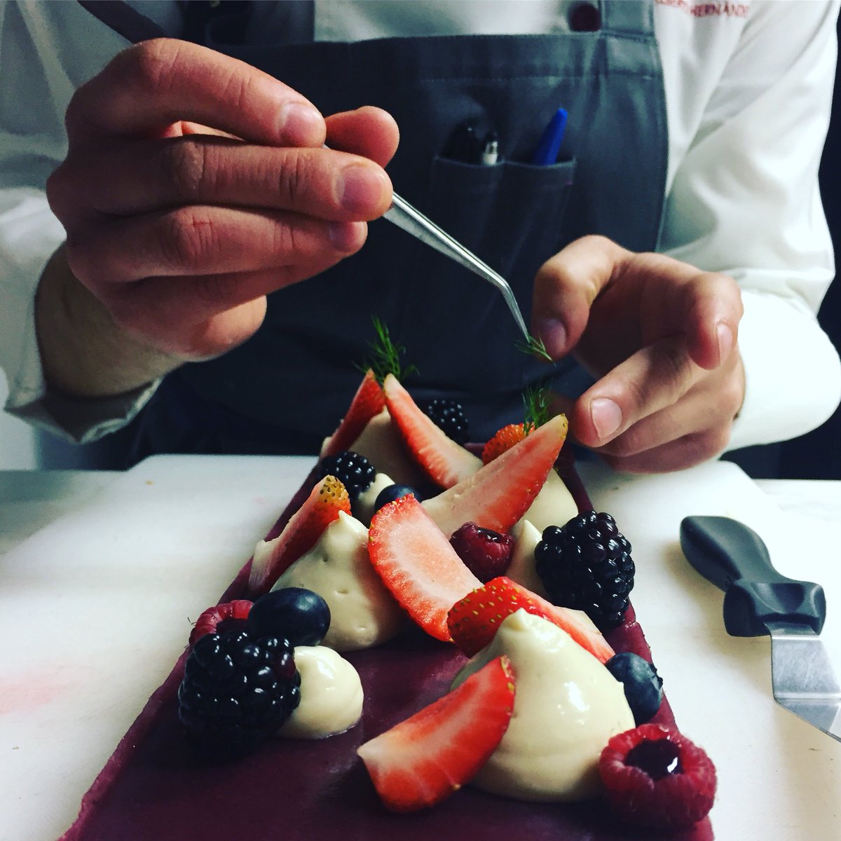 bocapostres's tweet photo. ¡A veces los pequeños detalles ocupan un mayor espacio en tu corazón! @LaRomaDF #ElPostreVaPrimero #ComePostre https://t.co/XgwrnrPw8a