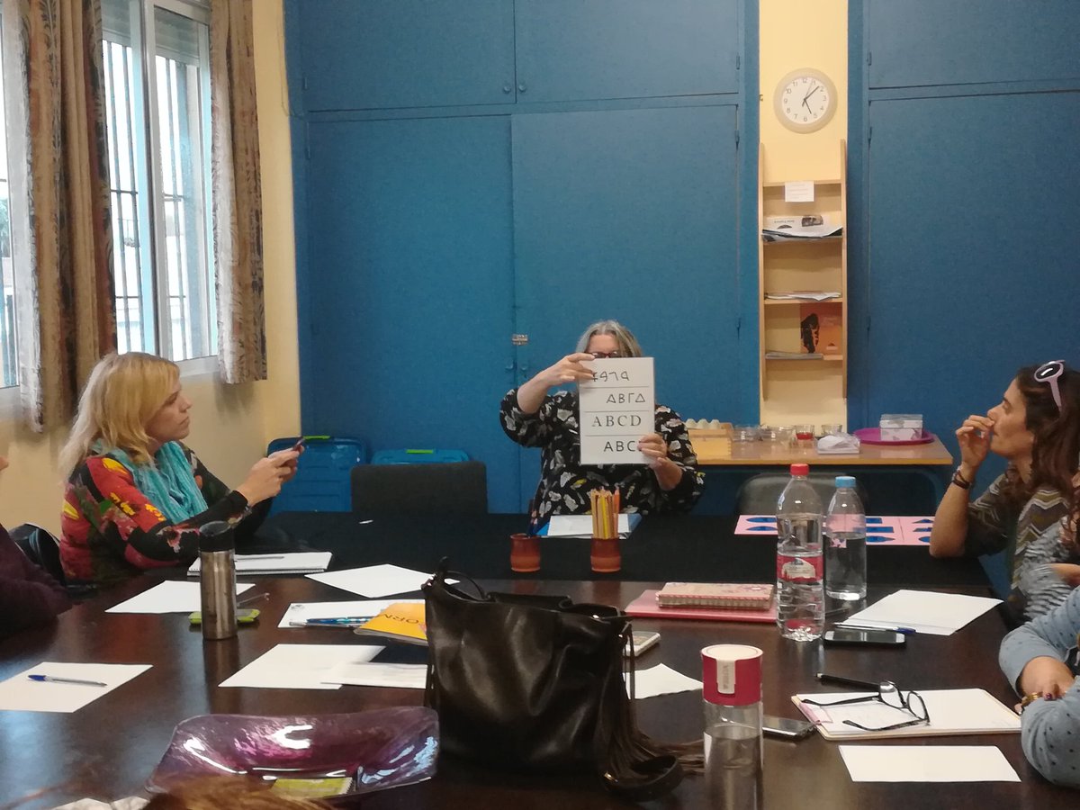 CovaCEP's tweet photo. Aprendiendo metodología Montessori área lingüística en el CEIP San Sebastián #Montessori @cepmalaga https://t.co/4MvBdUUtKB