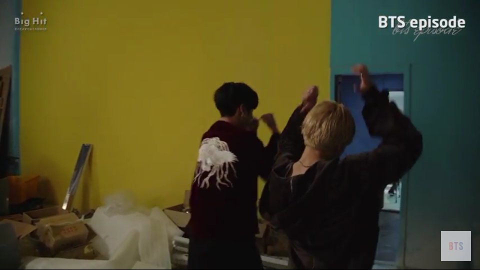 BTSOVNA's tweet photo. я с лп сваливаю с уроков:

#bts #jimin #jungkook #jikook #bangtan https://t.co/oMDnW1jx8k