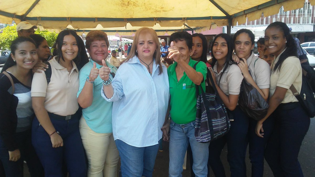UntAlonsoOjeda's tweet photo. Desde Lagunillas nuestra diputada @marianela_zulia #CensoJel ¡@manuelrosalesguerrero para el Zulia! Y @mervinmendezalcalde para #Lagunillas! https://t.co/yqSMHHvXmv