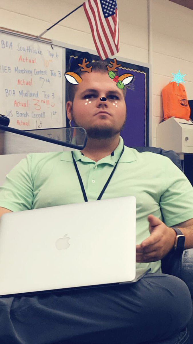 BownExpressions's tweet photo. ITS THE HOLIDAY SEASON https://t.co/UC67UwHKPe