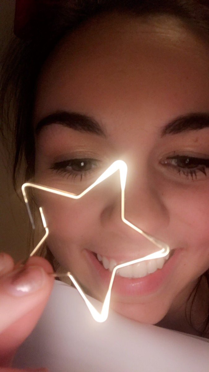 ThomsonLaney's tweet photo. Astronomy is everywhere!!!!!!💫💫💫💫🌟💫🌟💫🌟 wooo!!!! #LSUastr1101 @tsboyajian https://t.co/CD2hpI6sP2