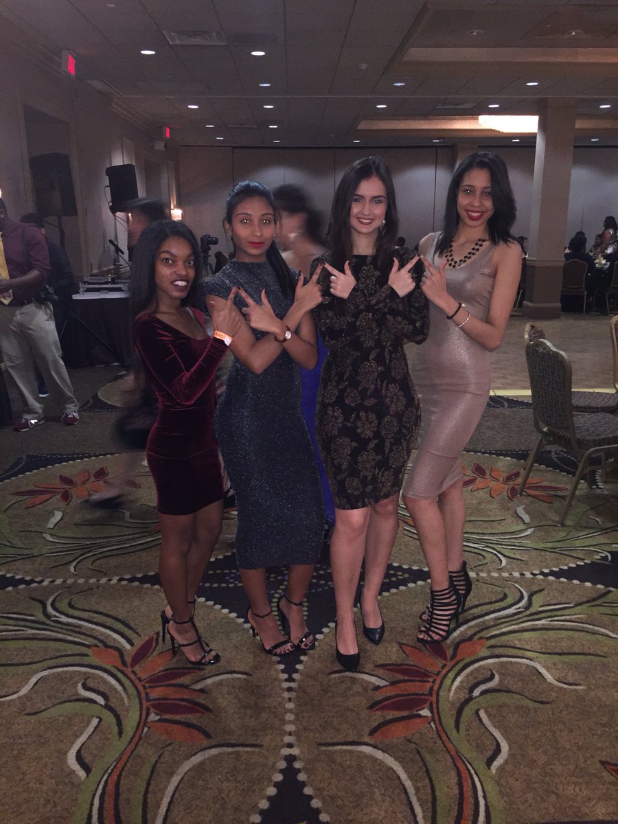 yuribellla's tweet image. Convention as neos 🤧 #Spring15 has my ❤️ #FindAnSLUAndBuild