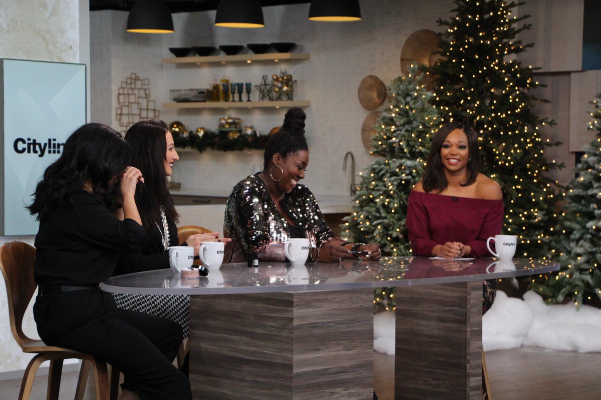 Cityline's tweet photo. What's @BaharNiramwalla's fave skin powder for a glowing finish? Or @TracypMakeup secret beauty weapon? WATCH: https://t.co/XCVqglierl https://t.co/WLCahVelBG