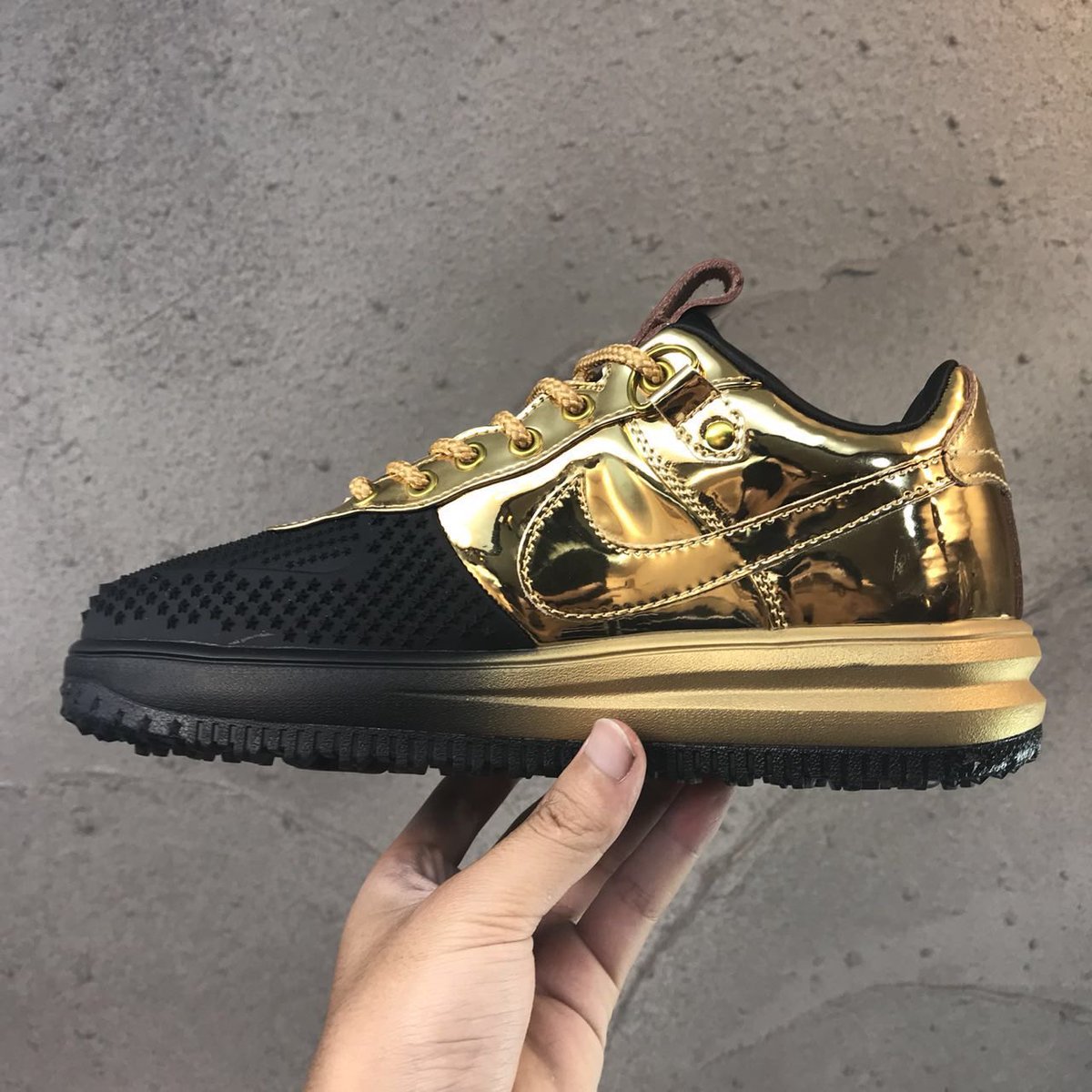Ventas_Top's tweet photo. Nike Air Force! https://t.co/wFCUXR2b3M