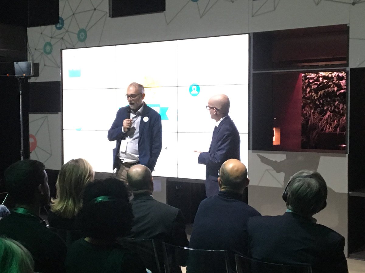 DiBenedettoPa's tweet photo. Question time per i 5 finalisti #call4winner #openfab @BNPPCardifIT https://t.co/tVCfBraYBO