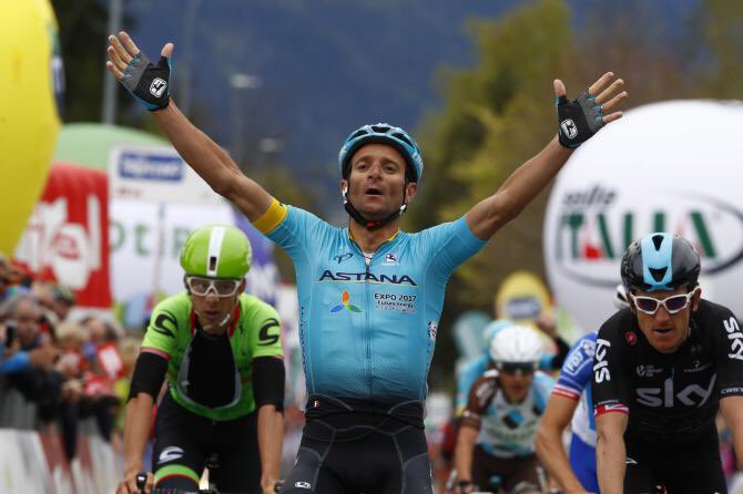 Eurosport_IT's tweet photo. In memoria di Michele Scarponi, il #Giro101 passerà da Filottrano
#PerScarpa #EurosportCICLISMO https://t.co/aEkvwL9lTl