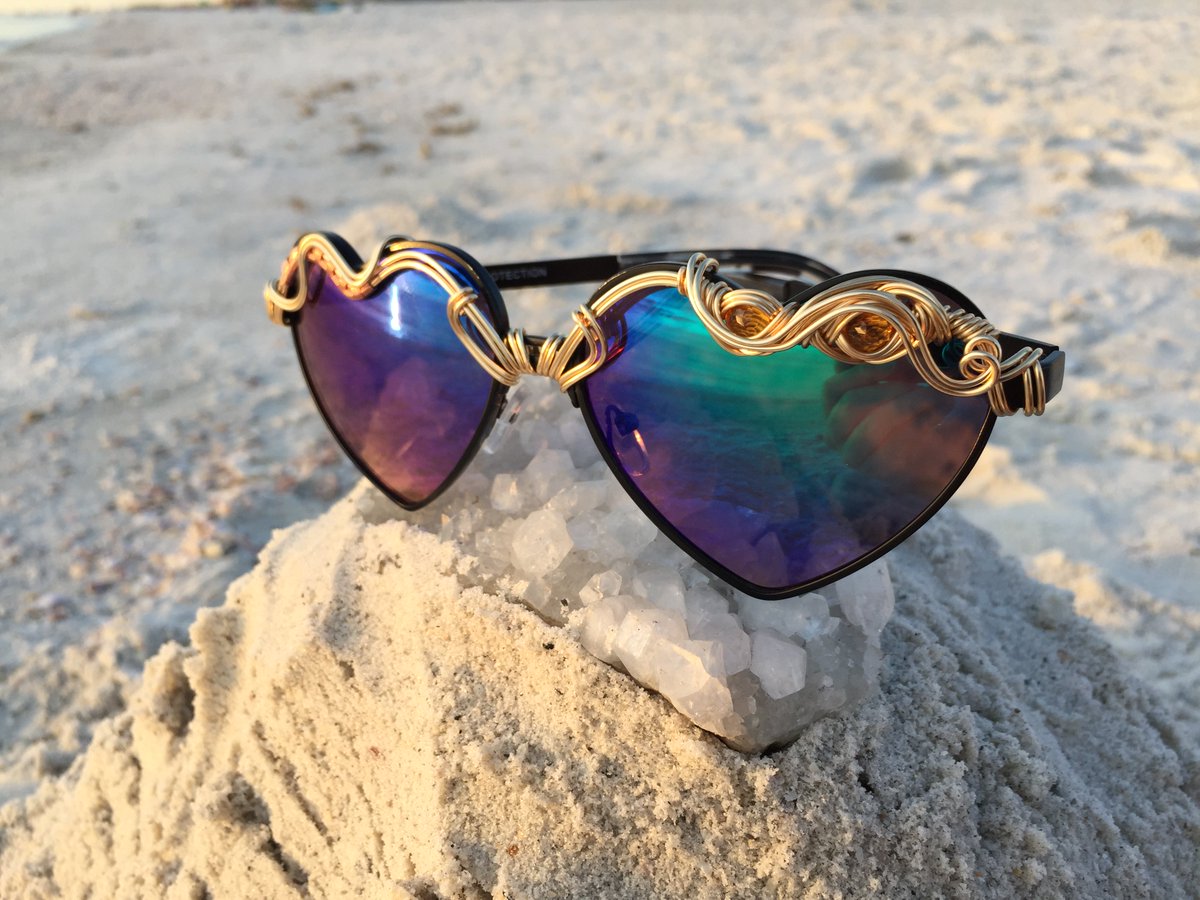spunglasses's tweet photo. New Gem pairs of Sunglasses just listed
https://t.co/VwZ7DAZpnU
#spunglasses #oneofakind #heartsunglasses https://t.co/4ZXaM8Krfy