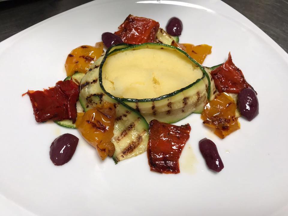molinitorest's tweet photo. La vida es una combinación entre magia, comida y venir al #MolinitoRest 😍
Te esperamos todos los días desde el medio día.
Reservas/Domicilios: (7) 5730122 〰 (7) 5834968 📍Av libertadores 18-60 • Caobos https://t.co/X9PPvFSkZi