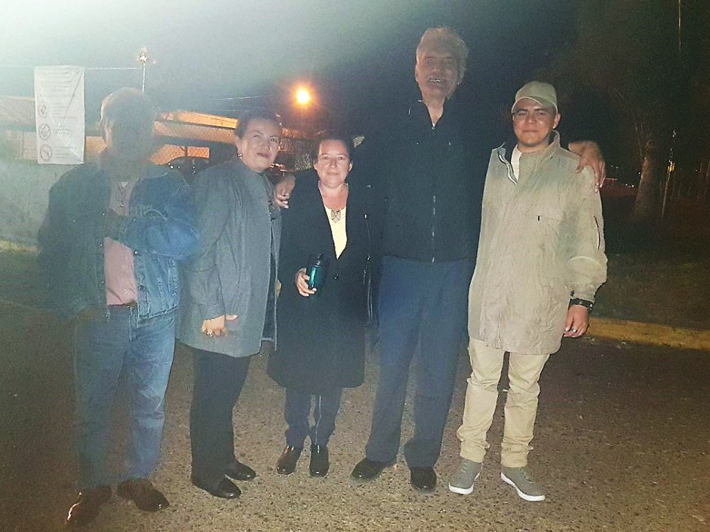 LNR_Noticias's tweet photo. Fundación Mireles logró liberación de otros 4 miembros de las autodefensas de Michoacán https://t.co/xKpRl9tLtU https://t.co/q4yDgtASZw