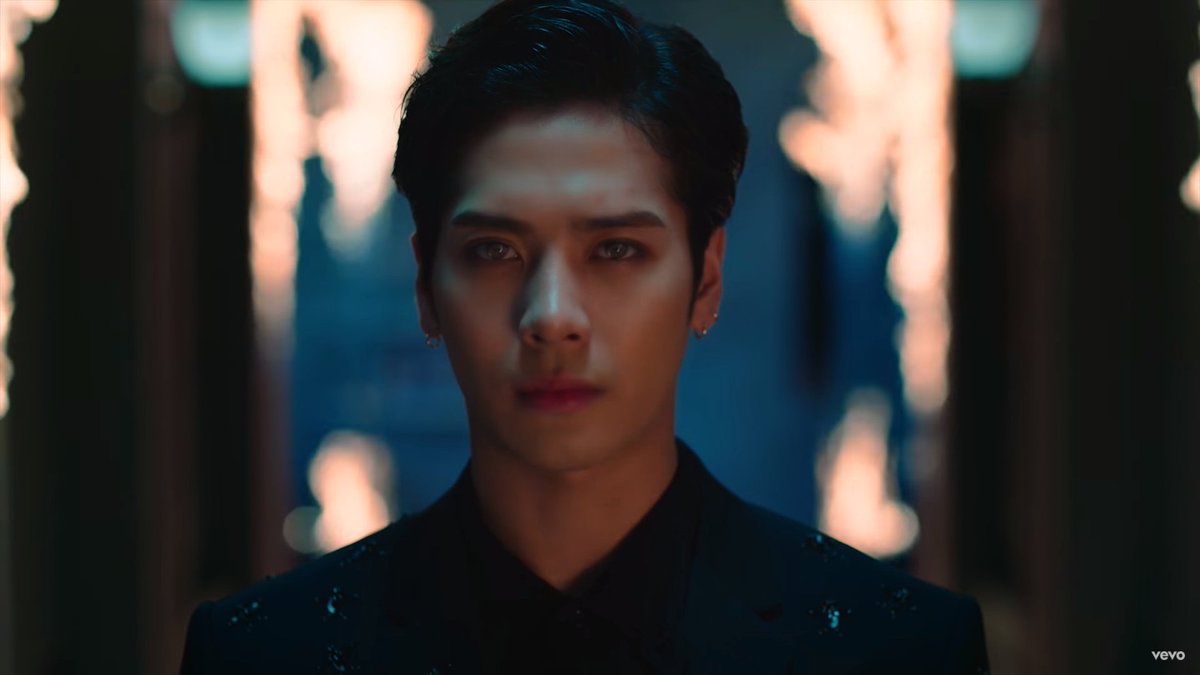 IGOTkmusic's tweet photo. JACKSON'S SINGLE IS SOOO GOOD!! DON'T KNOW HOW I'M FUNCTIONING AFTER WATCHING THIS MV. #JacksonWang #JacksonWangOKAY #everyonewatchit
Jackson Wang - OKAY
https://t.co/MMcsZl7c27 https://t.co/XCFVmAwfBm