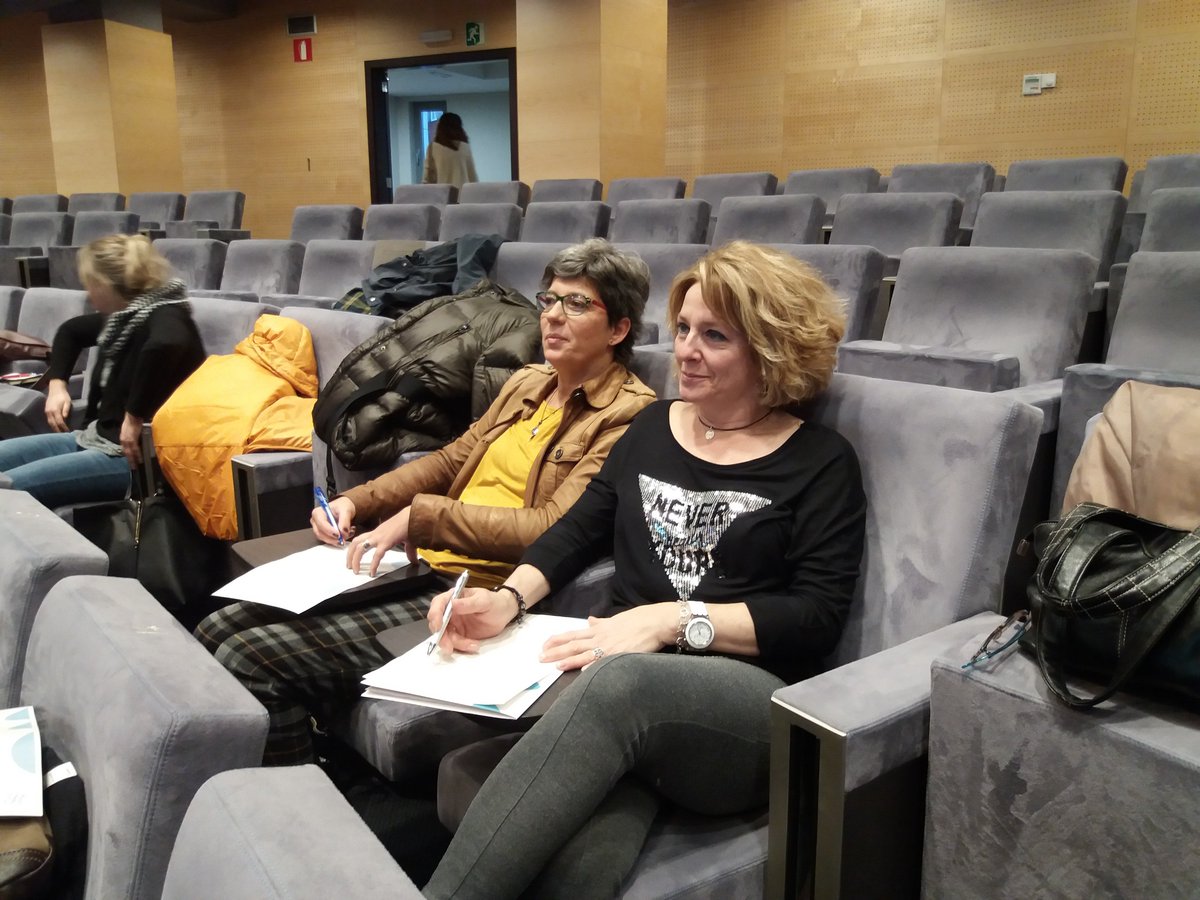 Proteomics_CNB's tweet photo. @amarina362 y Esperanza Morato del @DCCientificaCBM en #VIIIRCPC #Proteomics #Bilbao @biocrucesHRI https://t.co/l0OMQAelhb