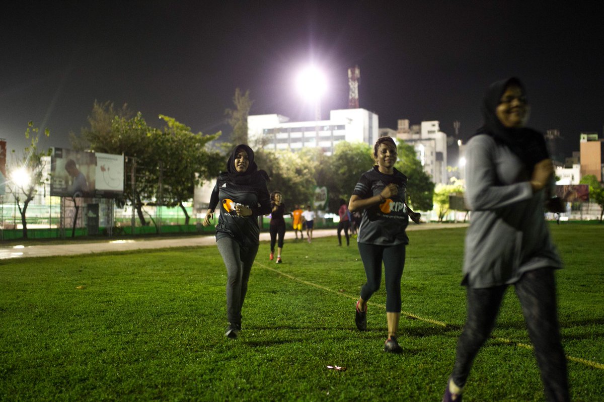 Moooshan's tweet photo. #TWIT8AL teams attending the #FitnessBootcamp by @trainwithkai to improve body power and athletic workouts #healthylifestyle #chasinggoalstogether #TeamworkMakesTheDreamWork 

Album - 2 

📸 @AbdullaAbeedh https://t.co/n2XhSAy7pT