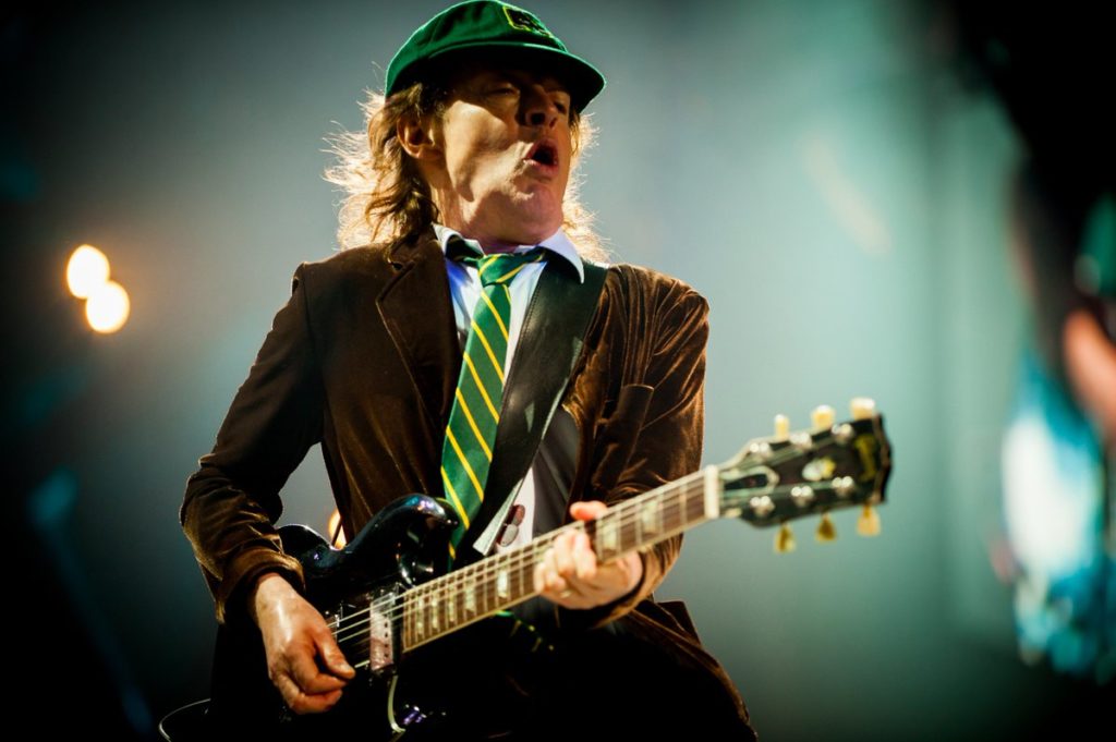 AngryEditorMex's tweet photo. Las 10 guitarras más famosas que se volvieron un icono en el mundo del Rock. https://t.co/ybg5qiKesT https://t.co/pknqVR69Zc