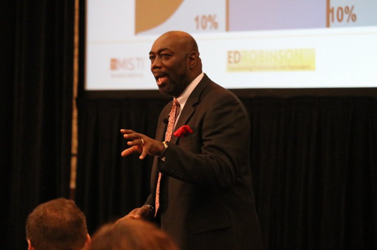 aci_archives's tweet photo. #ITAC2017 kicked off with Ed Robinson of Robinson Performance Group delivering an engaging keynote presentation. https://t.co/aojTuHcyJ9