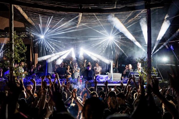 TPiMEA_Magazine's tweet photo. LD Chris Binks selected an @AvolitesLtd #TigerTouchII and #FaderWing for @OasisFestivalrp in @SourceMarrakech, #Morocco 🇲🇦 https://t.co/PYqcRbGhv4 https://t.co/lfVZxmy6Vk