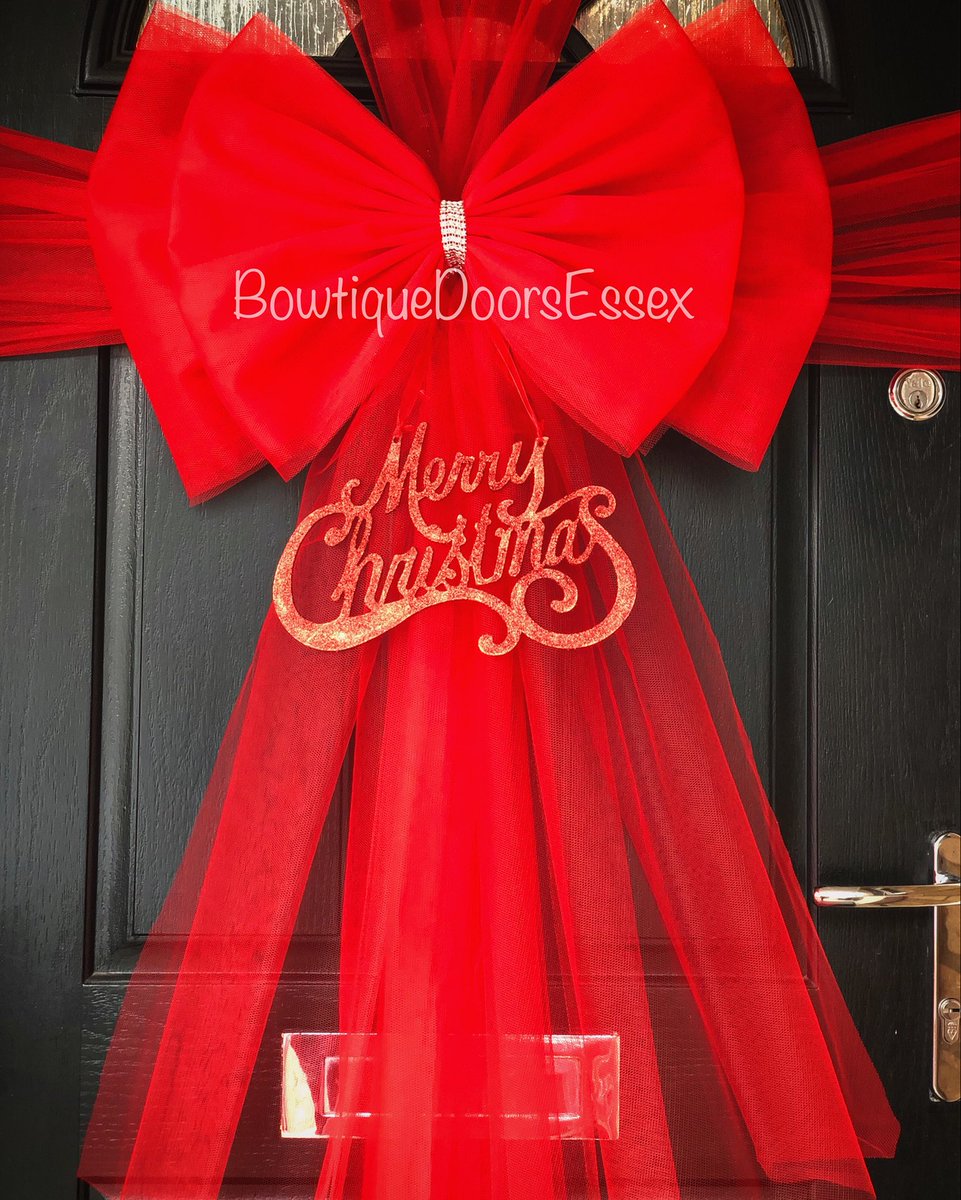 BowtiqueDoors's tweet photo. Nothing says Christmas like our gorgeous Red Door Bow #doorbows #christmasdoorbow #christmas #doorbowfitting #essex https://t.co/9K9QTIU50F